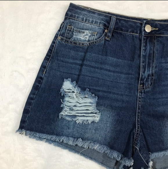 NWT YMI dream jean medium wash distressed short 13 - Picture 5 of 12